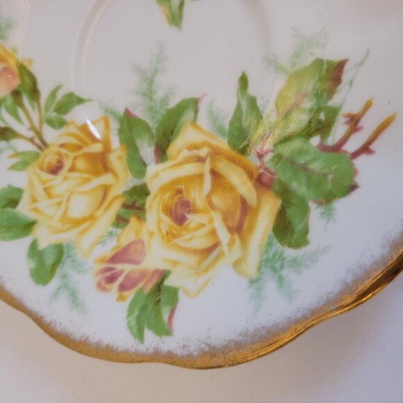 Royal Albert Bone China Tea Cup & Saucer Set Yellow Rose Pattern Gold Trim - Picture 3 of 11